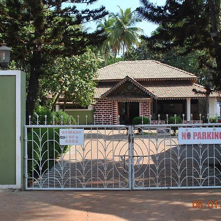Hill Top Goa Lodge Vagator Exterior foto