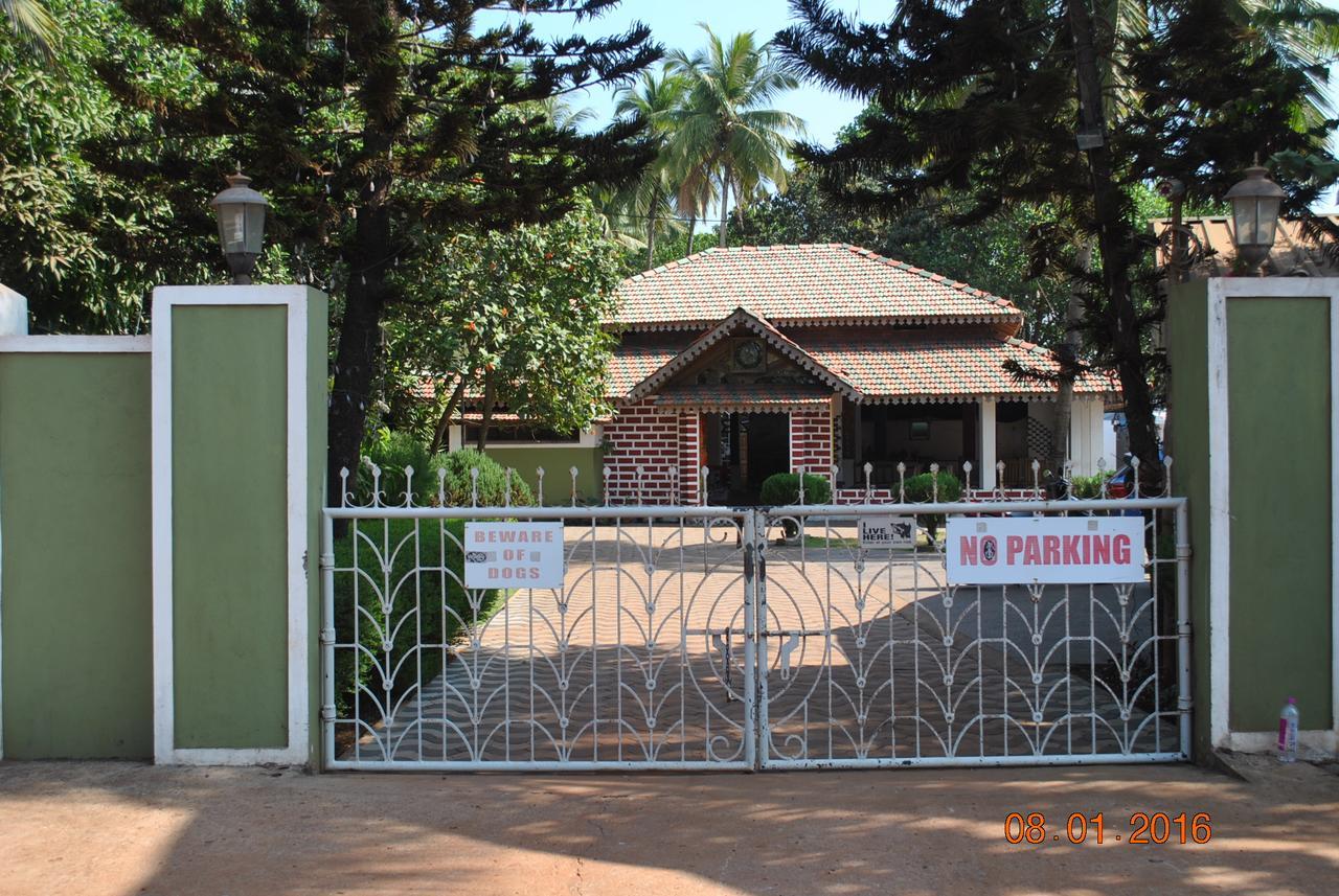 Hill Top Goa Lodge Vagator Exterior foto